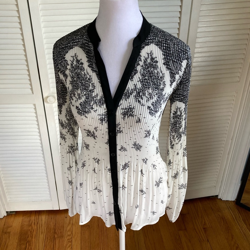 Sheer Floral Women's Top - Picture 2 of 8